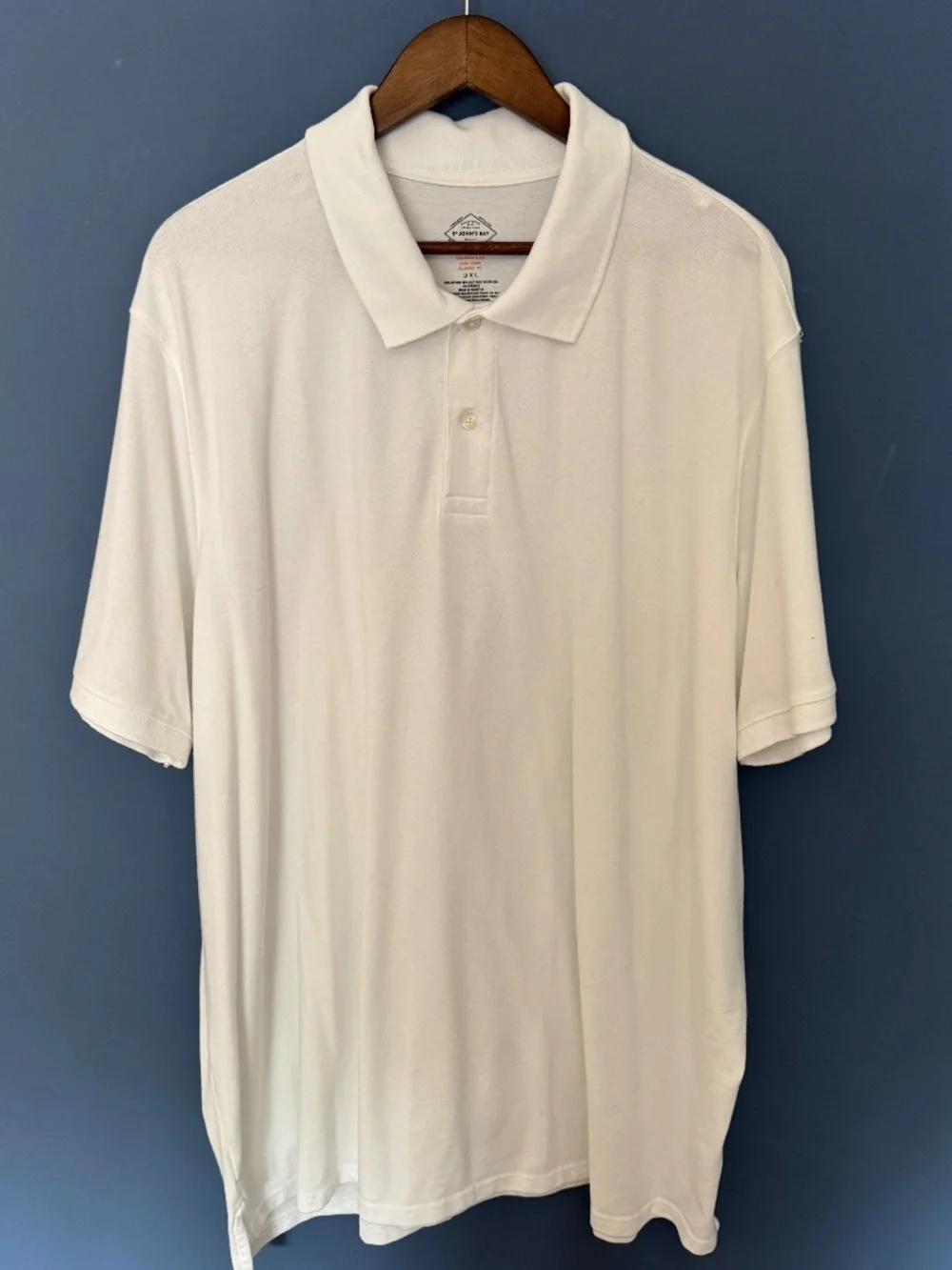 St. John's Bay white polo shirt Size 3XL in EUC